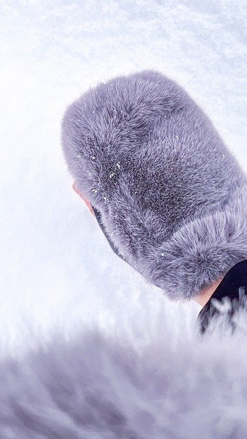 Mitaines femme : style varié pour un hiver élégant et chaud